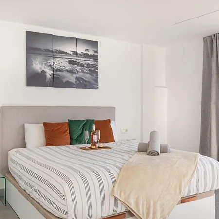 Puerto Banus Sea Views L *