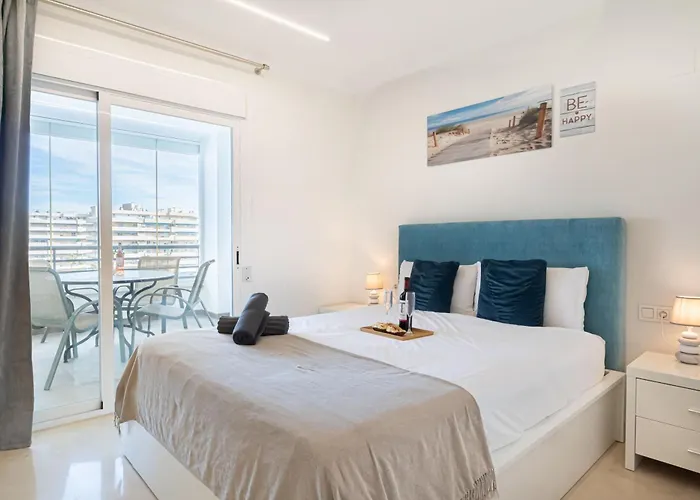 Апартаменты Puerto Banus Sea Views L *