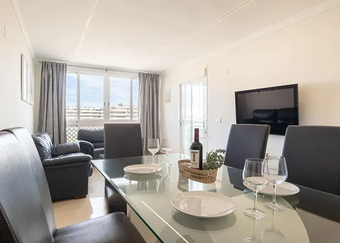 Puerto Banus Sea Views L شقة
